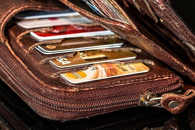 plånbok med kreditkort